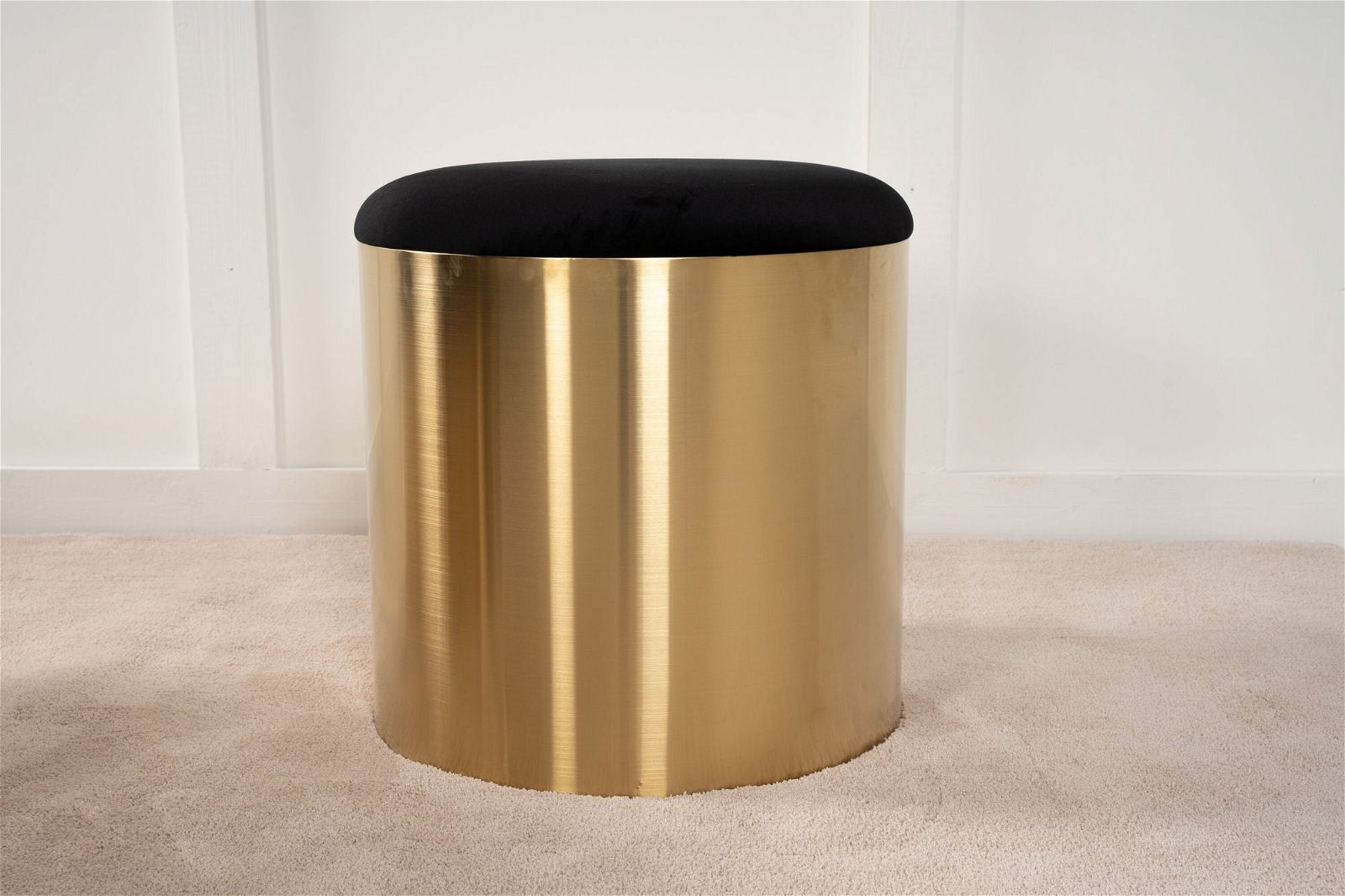 Puff - Stool ø45 - Black / Shiny Brass - vivahabitat.com