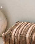 Der Oh My Gee Pouf – Beige Schwarz