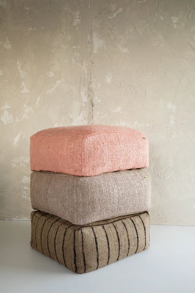 Der Oh My Gee Pouf – Beige Schwarz